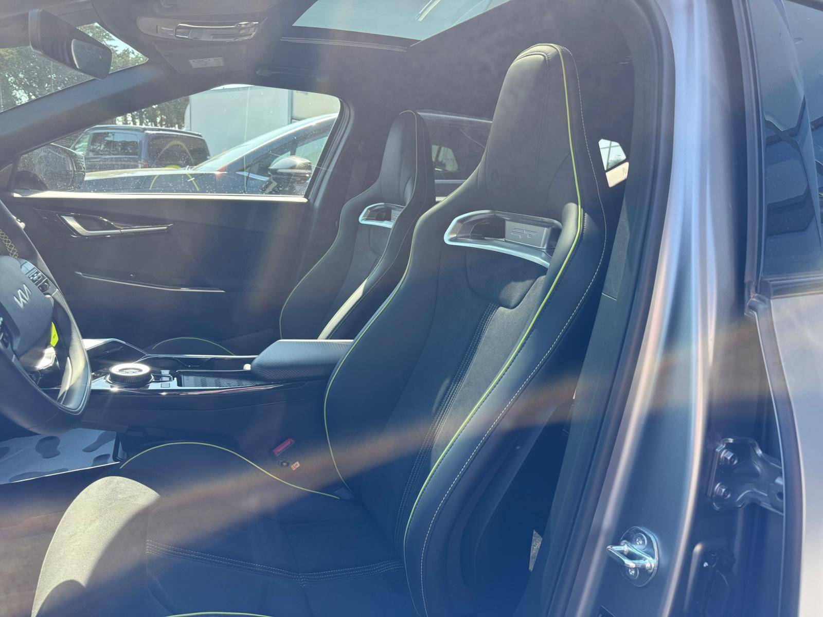 Image Kia EV6 GT 4WD   585 ch 