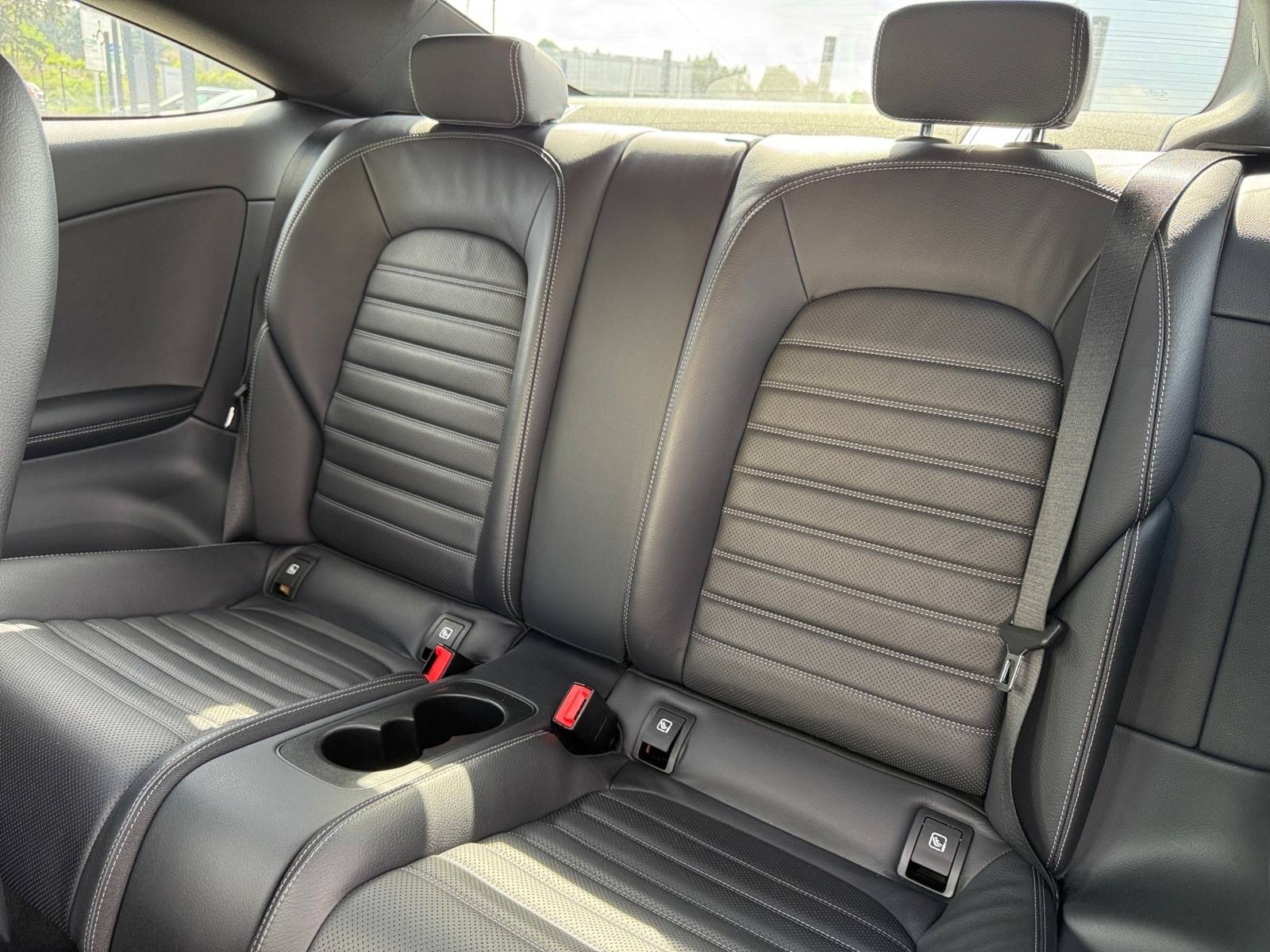 Image Mercedes-Benz CLASSE C COUPÉ C 220 d Coupé Business Executive  C 200 Coupé Executive