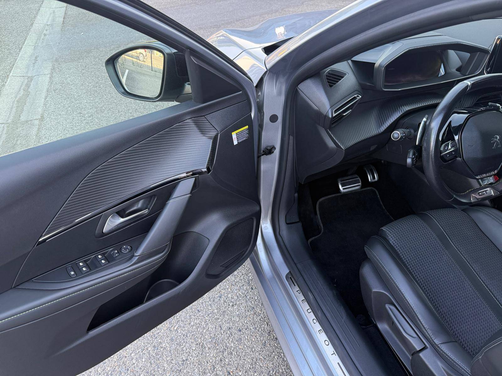 Image Peugeot 208 PureTech 100 S&S EAT8 GT Line  1,2 PURE TECH