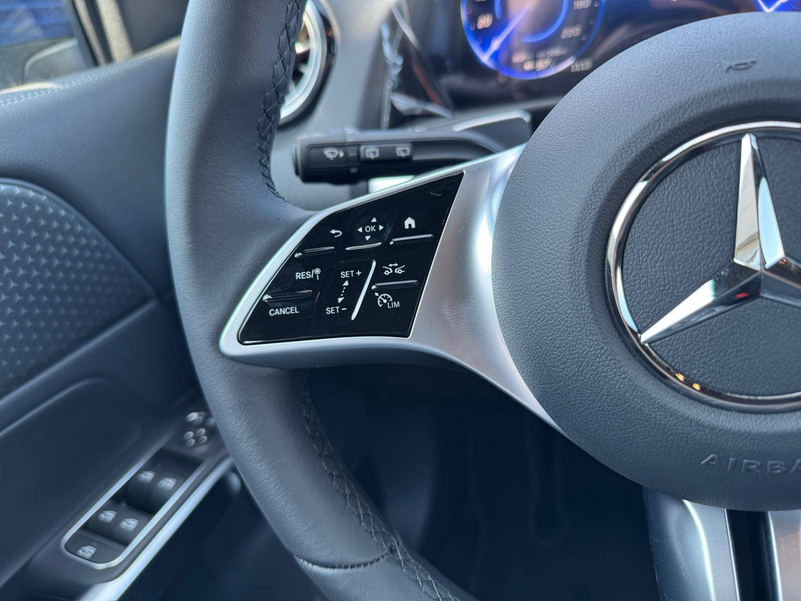 Image Mercedes-Benz EQB 250+ Business Edition  EQB 250+ Business Edition