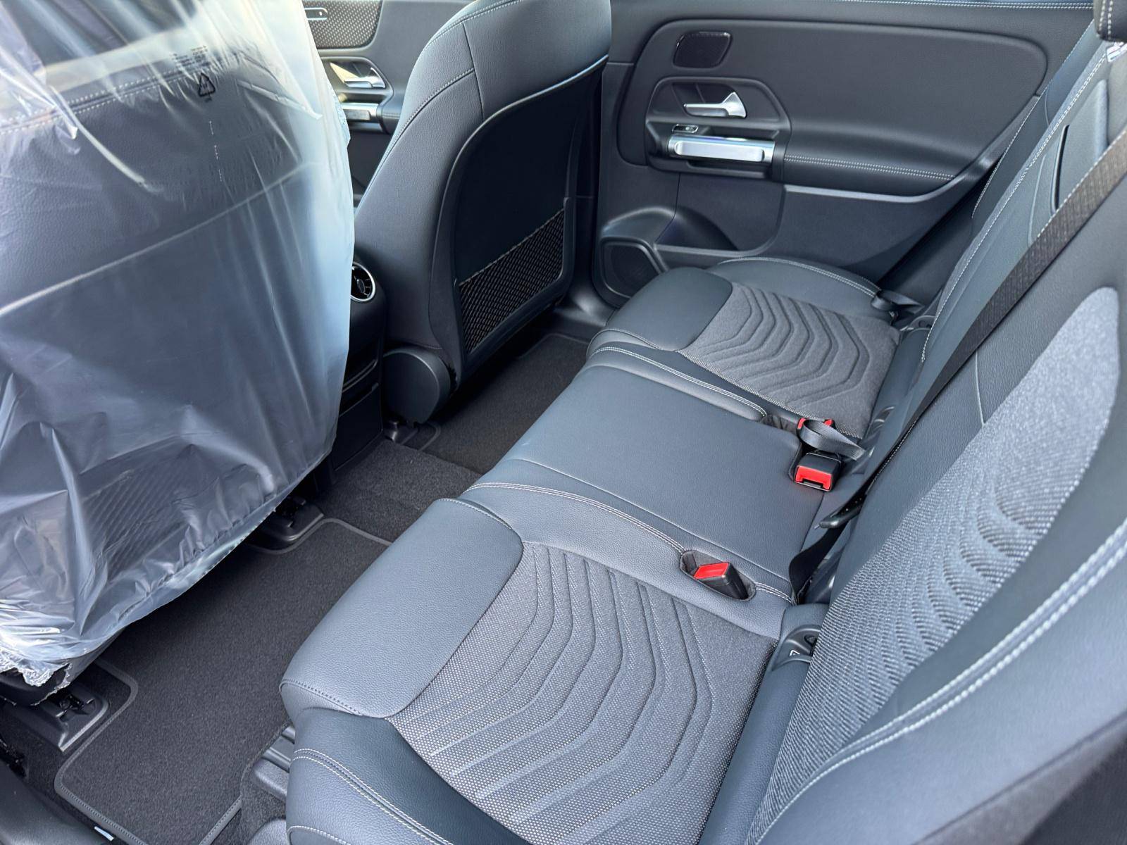 Image Mercedes-Benz EQB 250+ Business Edition  EQB 250+ Business Edition