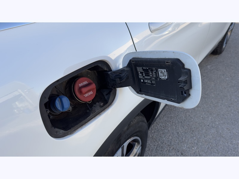 Image Mercedes-Benz GLC SUV GLC 220 d 4MATIC SUV Night Edition  