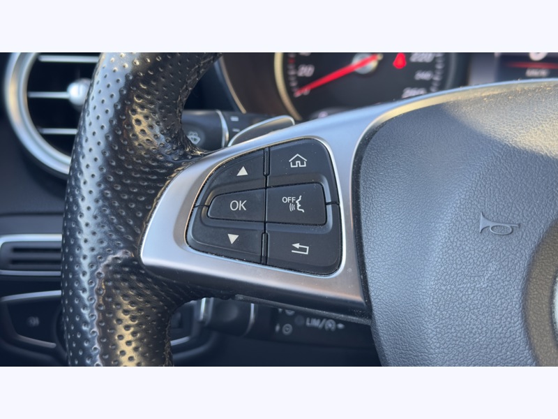 Image Mercedes-Benz GLC SUV GLC 220 d 4MATIC SUV Night Edition  