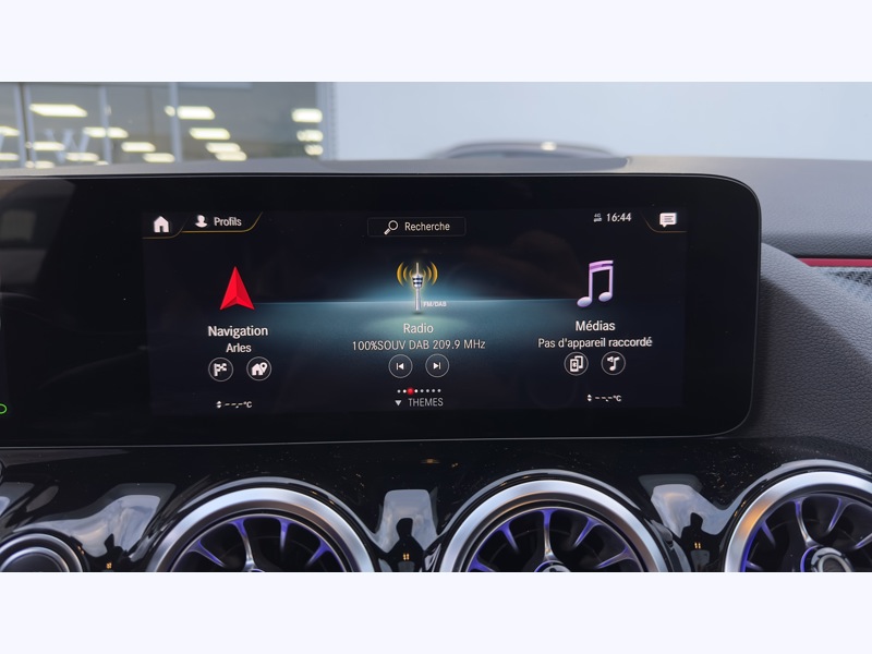 Image Mercedes-Benz GLA 200 AMG Line  GLA 200 7G-DCT AMG Line