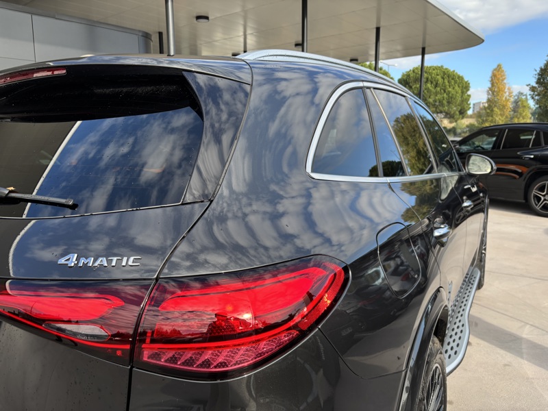 Image Mercedes-Benz GLC SUV GLC 300 e  Hybrid EQ 4MATIC AMG Line +  GLC 300 e  Hybrid EQ 4MATIC AMG Line +