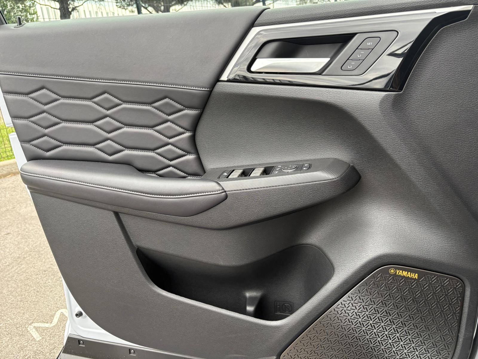 Image Mitsubishi OUTLANDER PHEV 2.4 MIVEC Phev 306 4WD Instyle  OUTLANDER 2.4 MIVEC PHEV 306 4WD INSTYLE