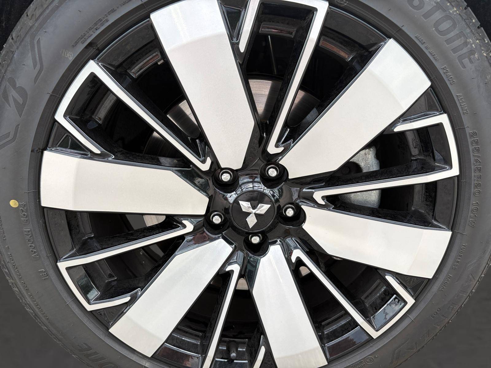 Image Mitsubishi OUTLANDER PHEV 2.4 MIVEC Phev 306 4WD Instyle  OUTLANDER 2.4 MIVEC PHEV 306 4WD INSTYLE