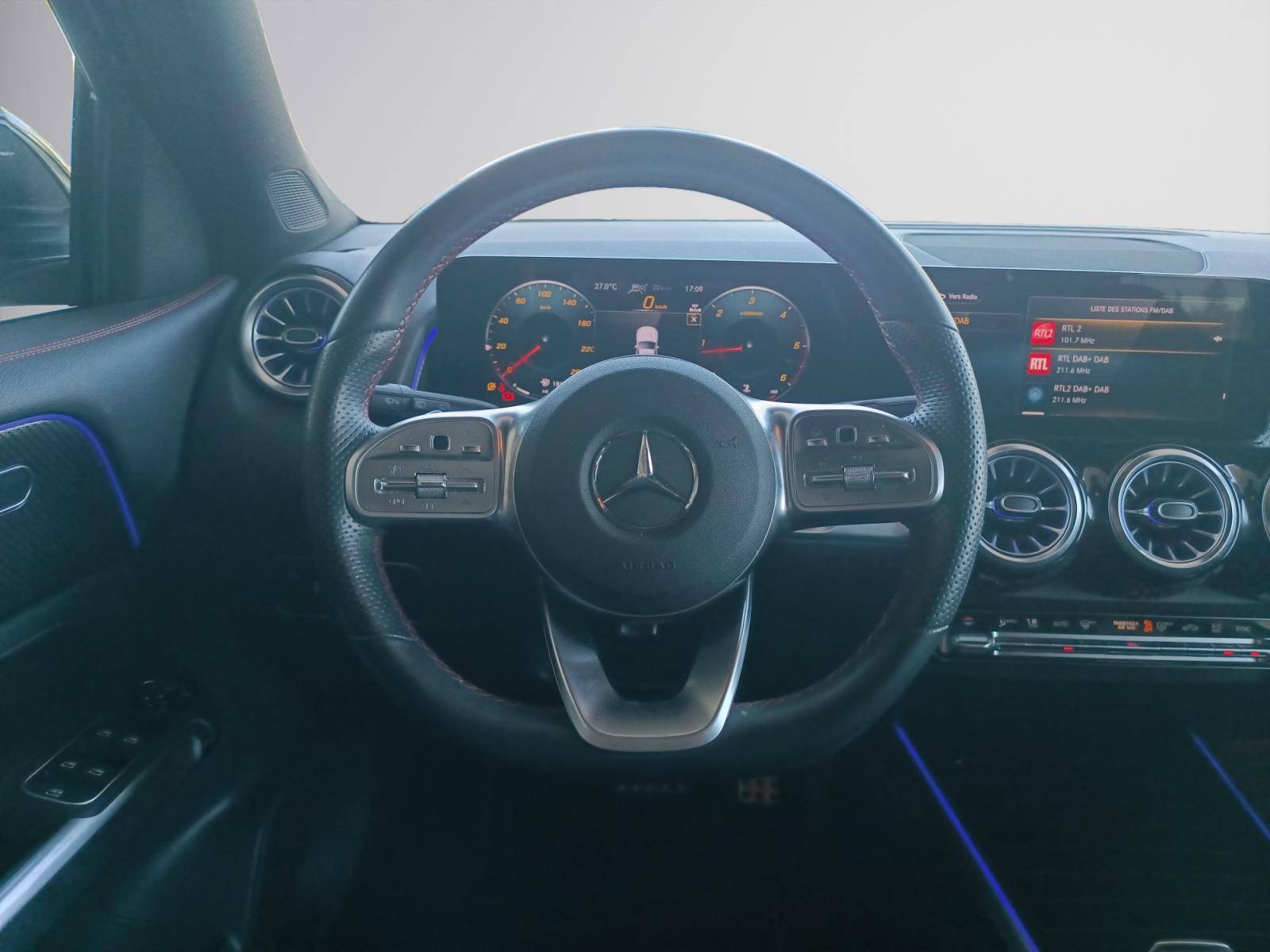 Image Mercedes-Benz GLB 200 d AMG Line  GLB 200 d AMG Line