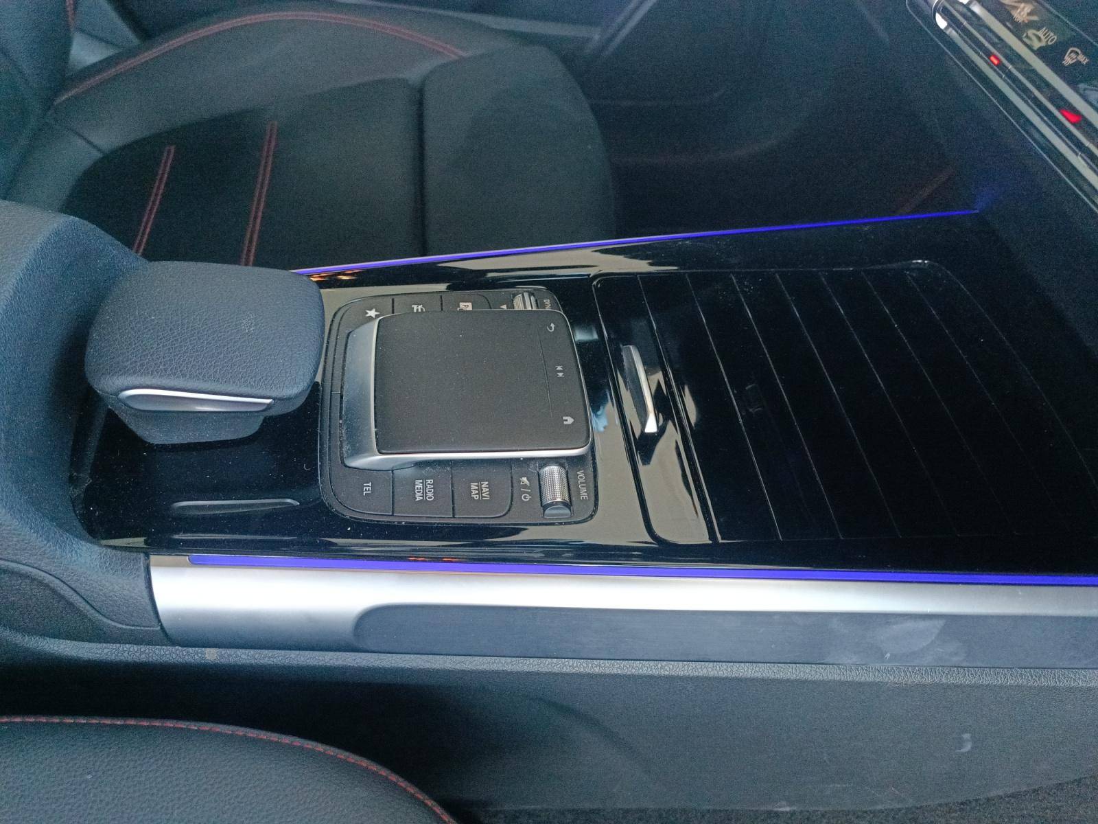 Image Mercedes-Benz GLB 200 d AMG Line  GLB 200 d AMG Line