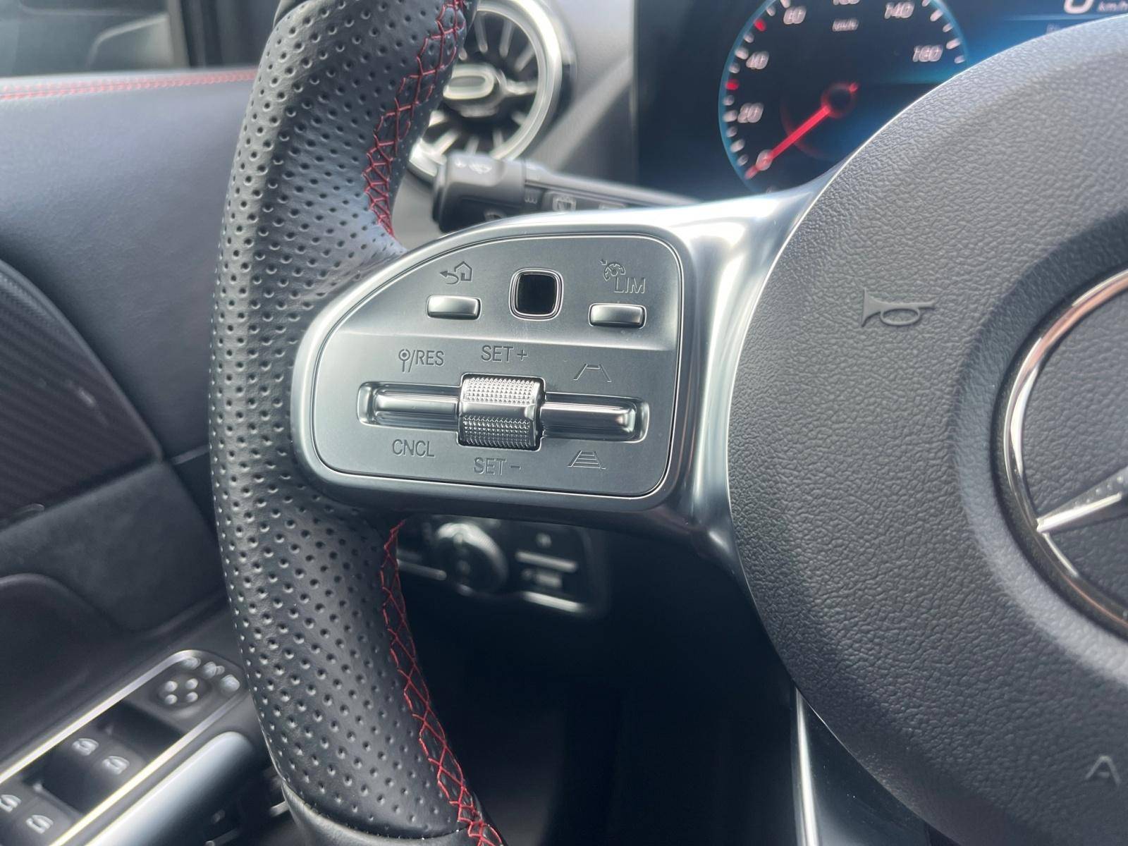 Image Mercedes-Benz GLA 250 e AMG Line  GLA 250 e AMG Line