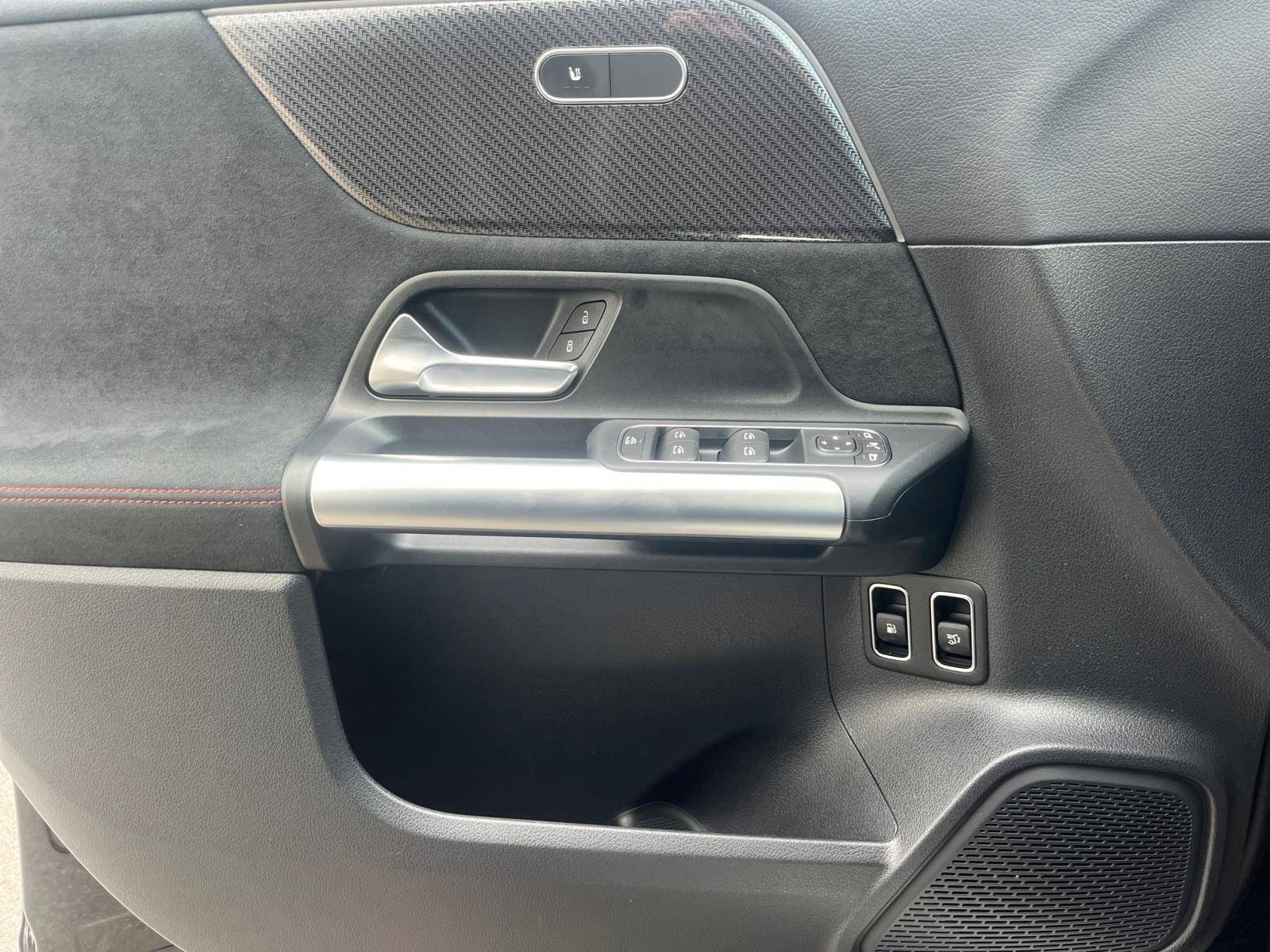 Image Mercedes-Benz GLA 250 e AMG Line  GLA 250 e AMG Line