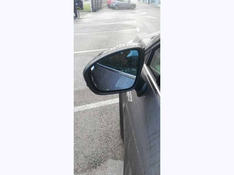 Image Mitsubishi GRANDIS 1.8 MPI HEV 158 Intense  INTENSE