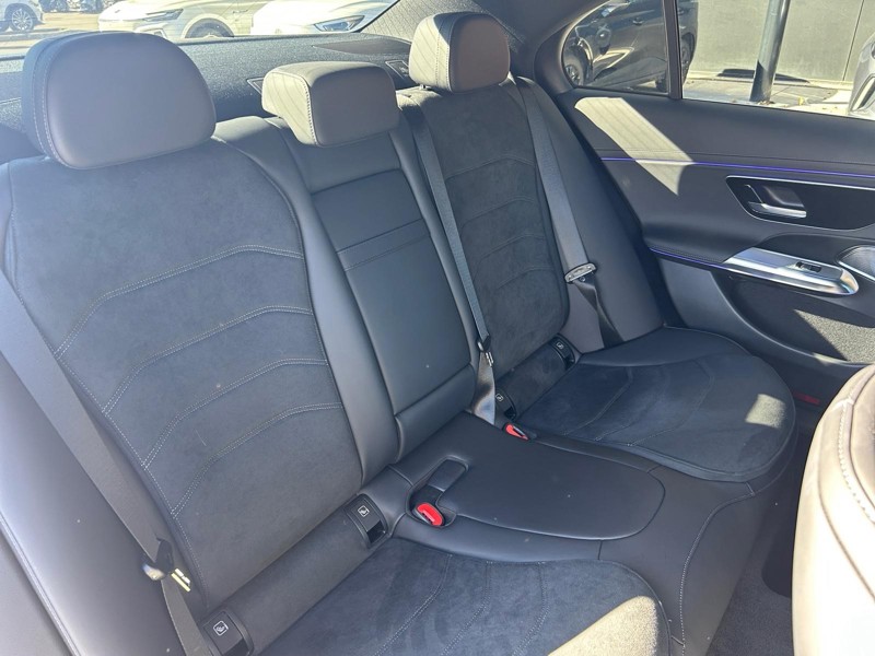 Image Mercedes-Benz CLASSE E BERLINE Classe E 300 de AMG Line Berline  Classe E 300 d e Hybrid EQ AMG Line Berline