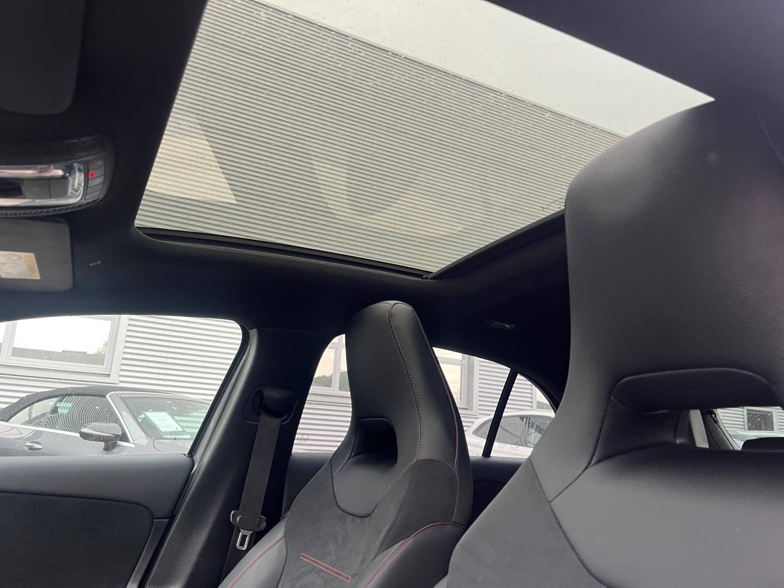 Image Mercedes-Benz CLASSE A 200 d AMG Line  A200D AMG LINE 8G-DCT