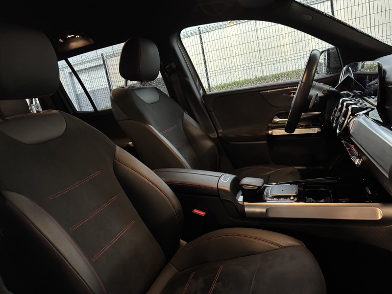 Image Mercedes-Benz GLB 200 d AMG Line  