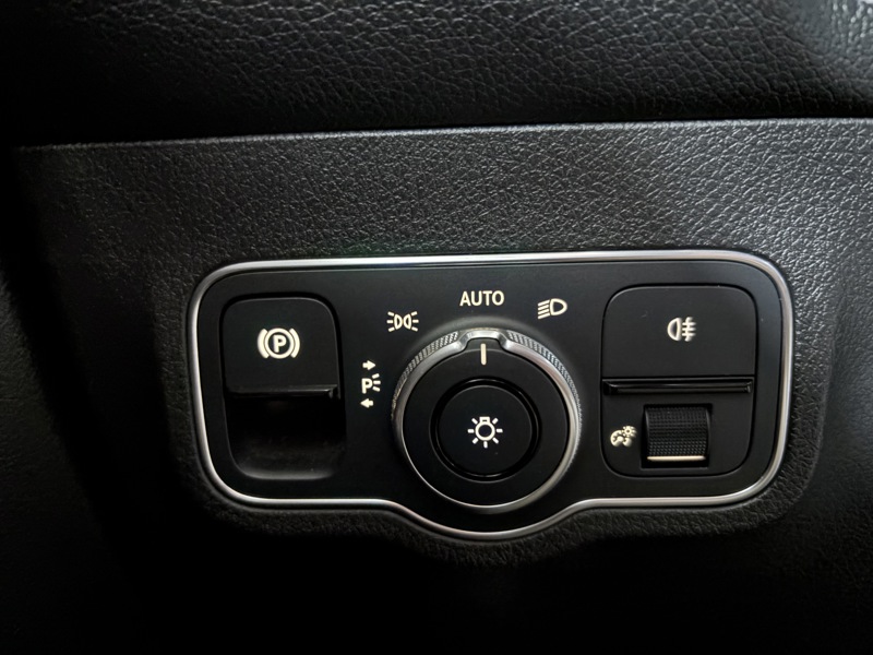 Image Mercedes-Benz GLB 200 d AMG Line  