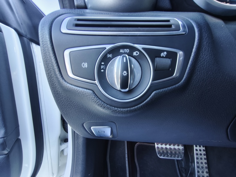 Image Mercedes-Benz CLASSE C COUPÉ Classe C 200 Coupé AMG Line  