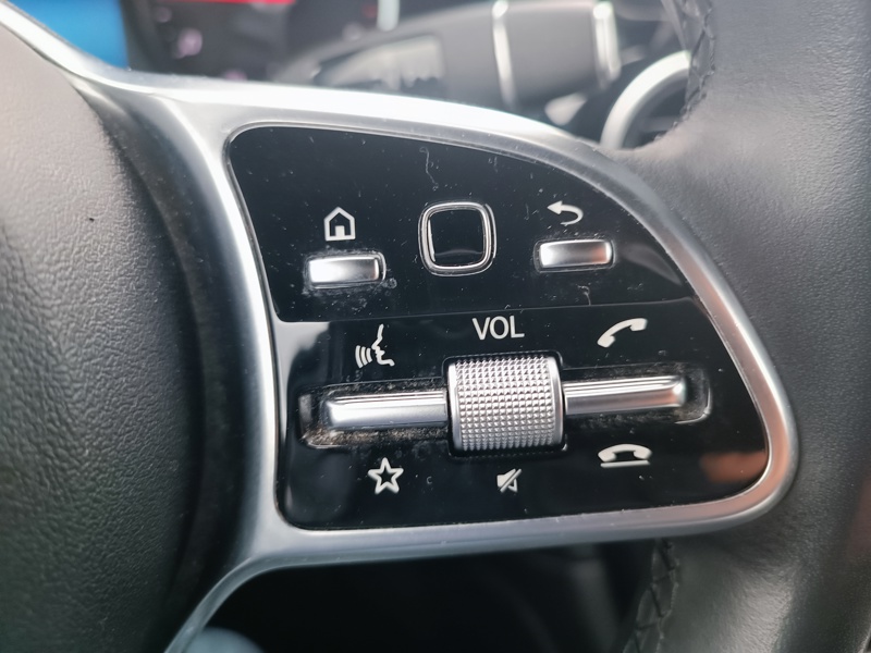 Image Mercedes-Benz GLC SUV GLC 220 d 4MATIC SUV Business Line  