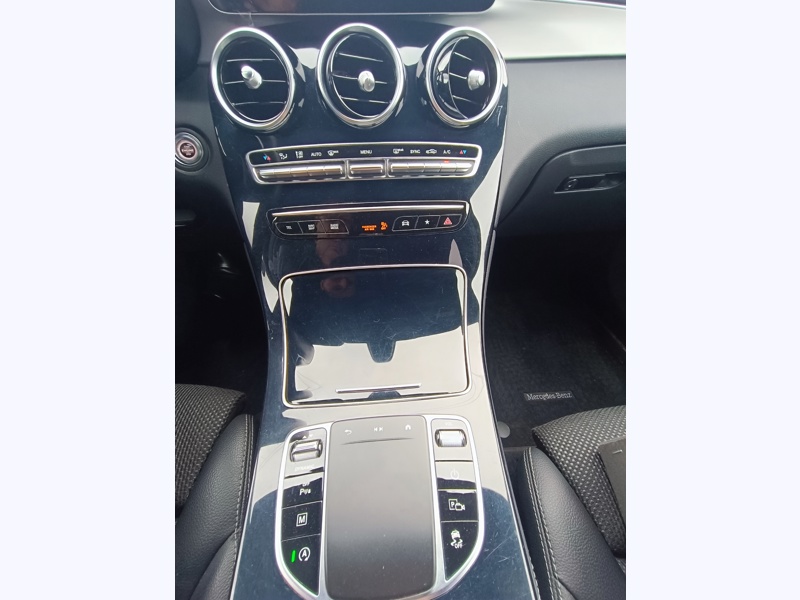 Image Mercedes-Benz GLC SUV GLC 220 d 4MATIC SUV Business Line  