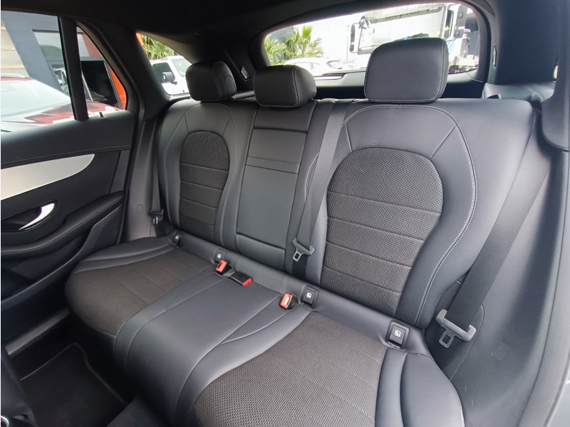 Image Mercedes-Benz GLC SUV GLC 220 d 4MATIC SUV Business Line  