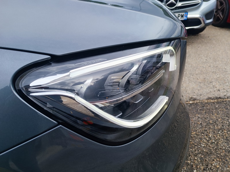 Image Mercedes-Benz GLC SUV GLC 220 d 4MATIC SUV Business Line  