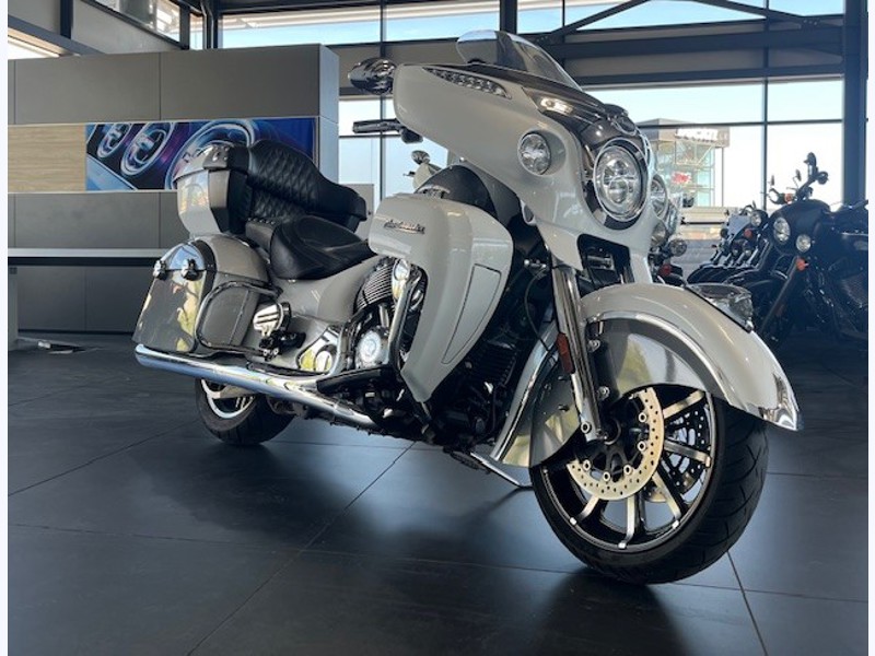 Photo INDIAN MOTORCYCLE ROADMASTER PEARL WHITE   