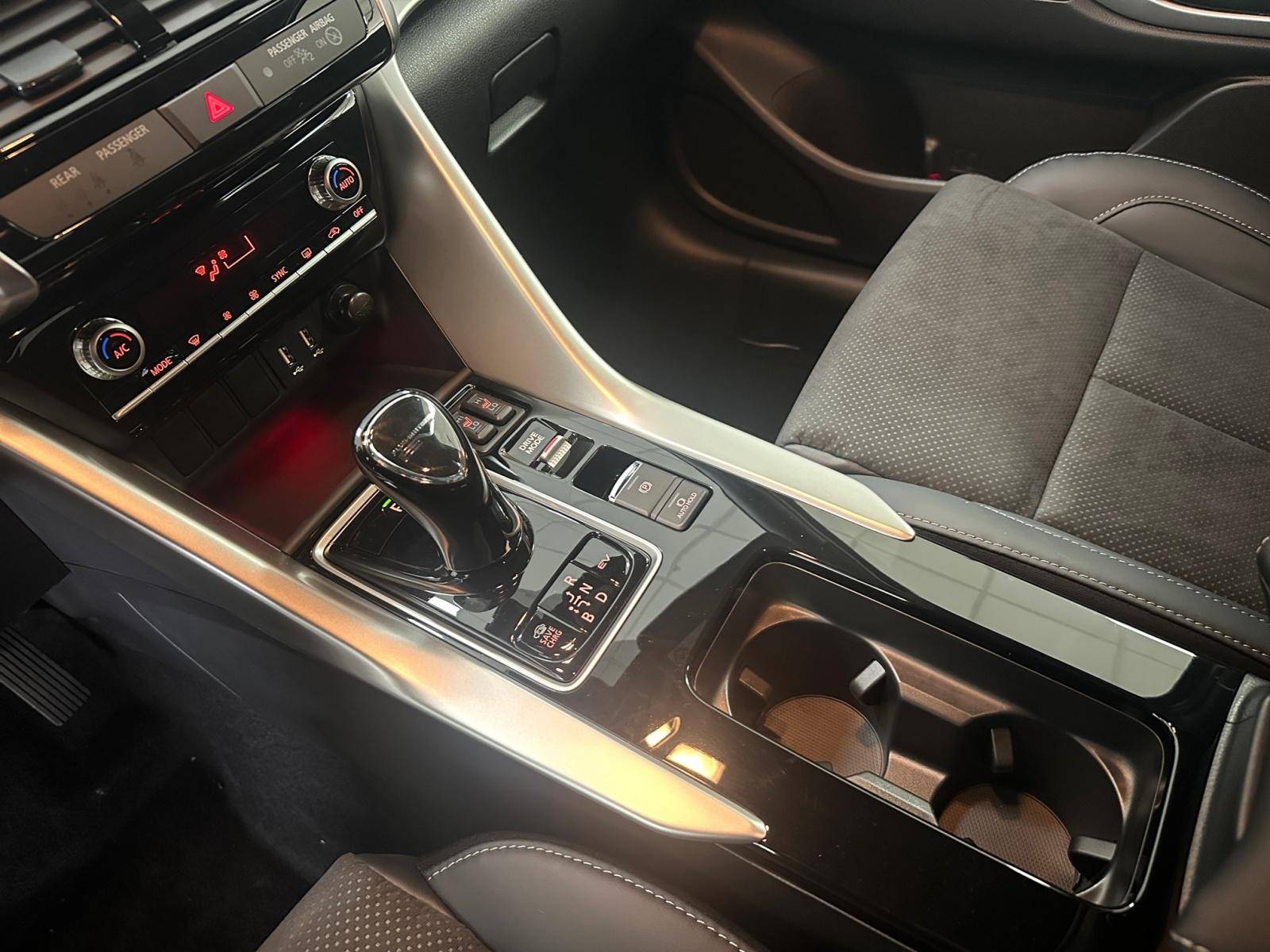 Image Mitsubishi ECLIPSE CROSS 2.4 Twin Motor 4WD Business  ECLIPSE CROSS PHEV BUSINESS MY23