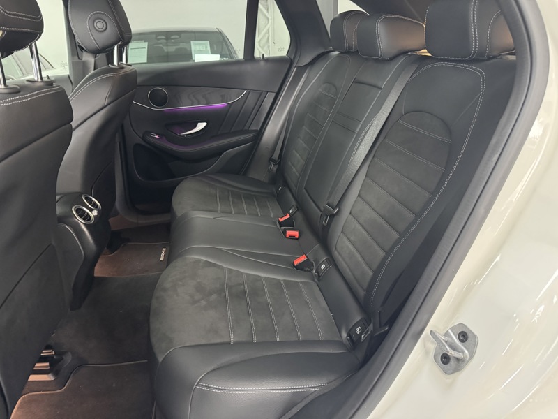 Image Mercedes-Benz GLC SUV GLC 300e 4MATIC SUV AMG Line  