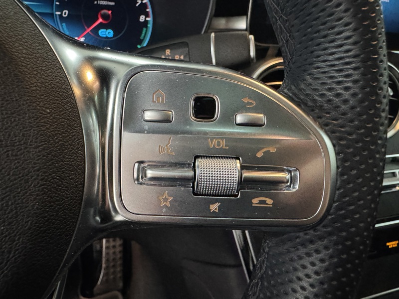 Image Mercedes-Benz GLC SUV GLC 300e 4MATIC SUV AMG Line  