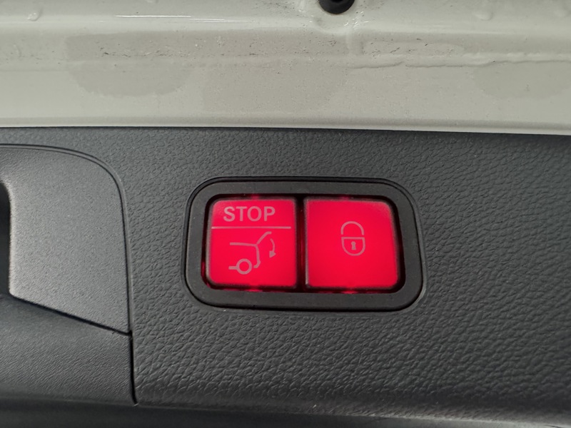 Image Mercedes-Benz GLC SUV GLC 300e 4MATIC SUV AMG Line  