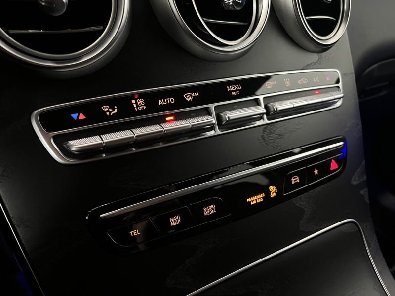 Image Mercedes-Benz GLC SUV GLC 300de 4MATIC SUV AMG Line  