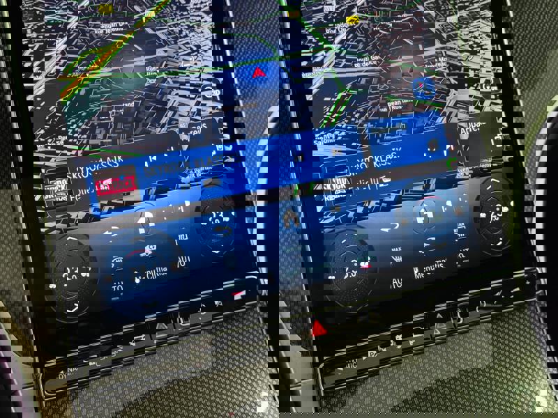 Image Mercedes-Benz GLC COUPÉ GLC 300 e Hybrid EQ 4MATIC Coupé AMG Line  GLC 300 e Hybrid EQ 4MATIC Coupé AMG Line