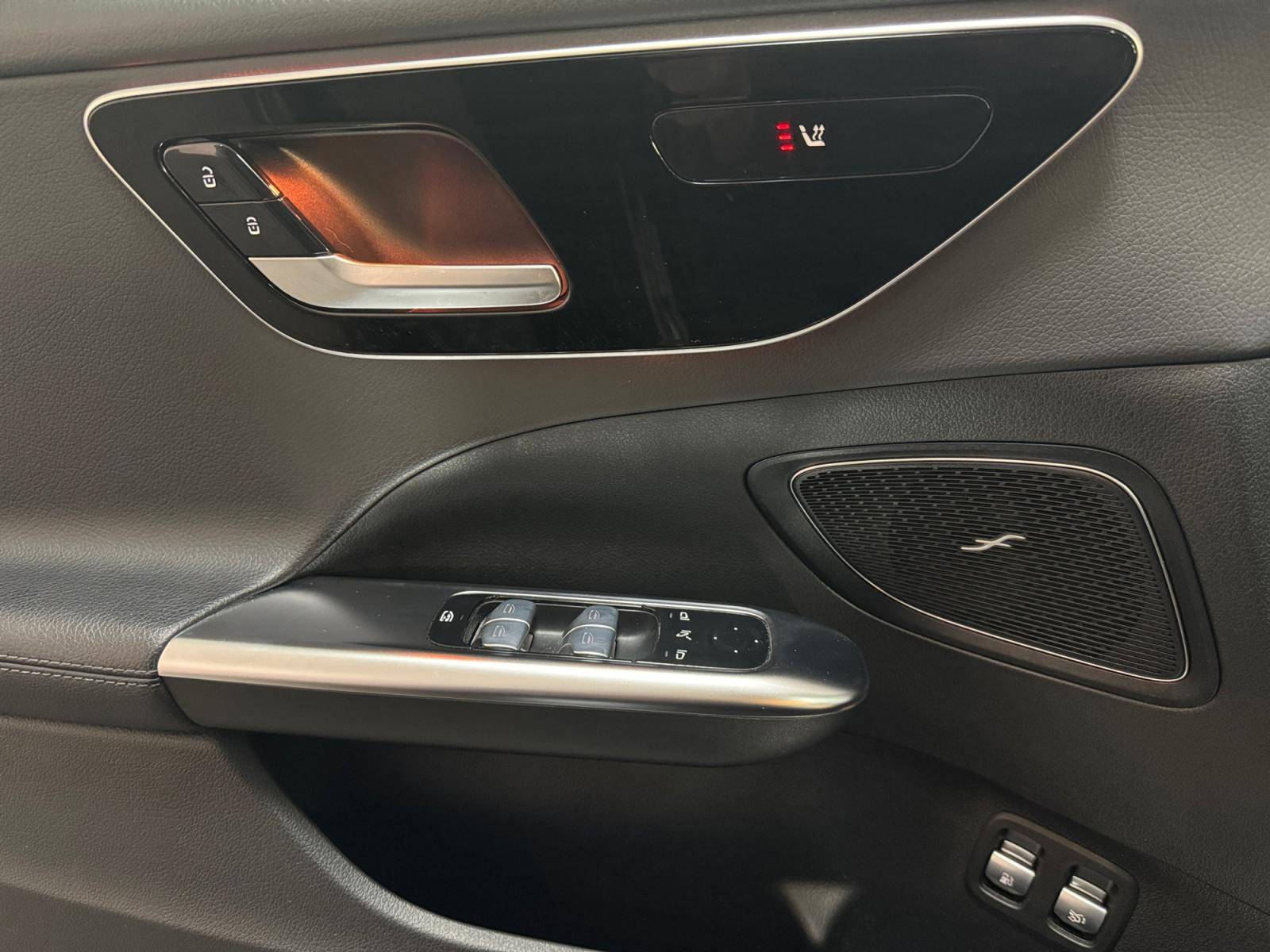 Image Mercedes-Benz CLASSE C BREAK Classe C 300 e Hybrid EQ Break Avantgarde Line  Classe C Break 300 e 9G-Tronic Avantgarde Line