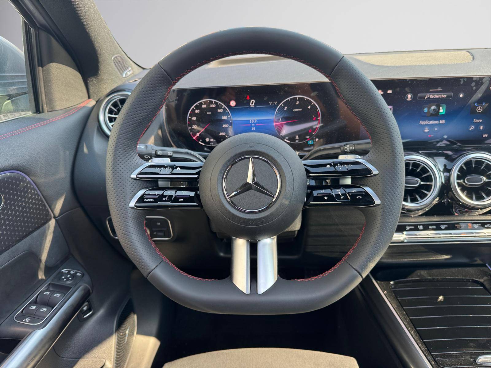 Image Mercedes-Benz GLA 200 d AMG Line  GLA 200 d AMG Line