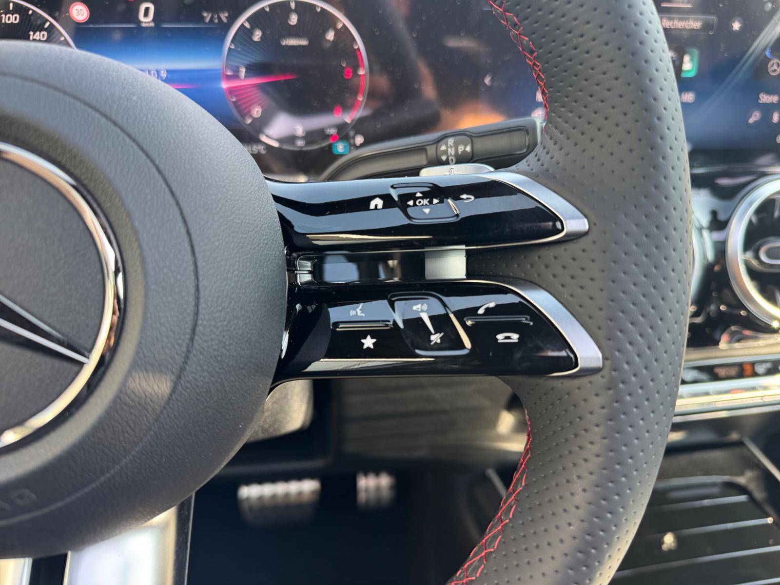 Image Mercedes-Benz GLA 200 d AMG Line  GLA 200 d AMG Line