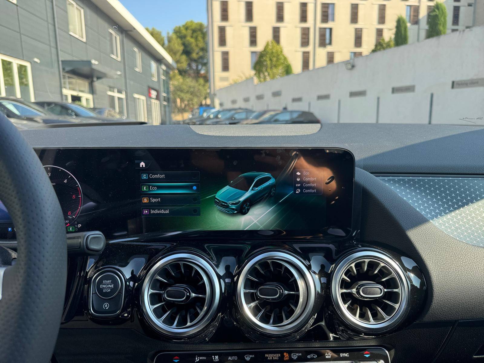 Image Mercedes-Benz GLA 200 d AMG Line  GLA 200 d AMG Line