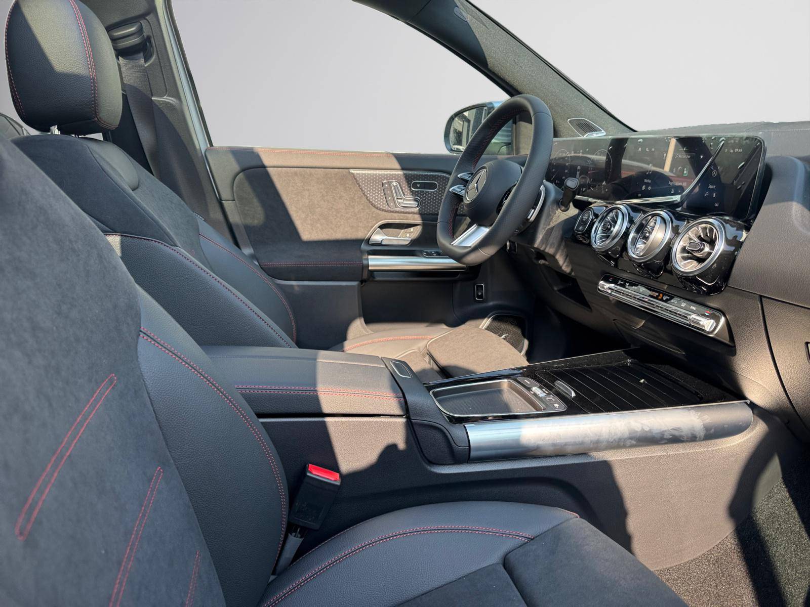 Image Mercedes-Benz GLA 200 d AMG Line  GLA 200 d AMG Line