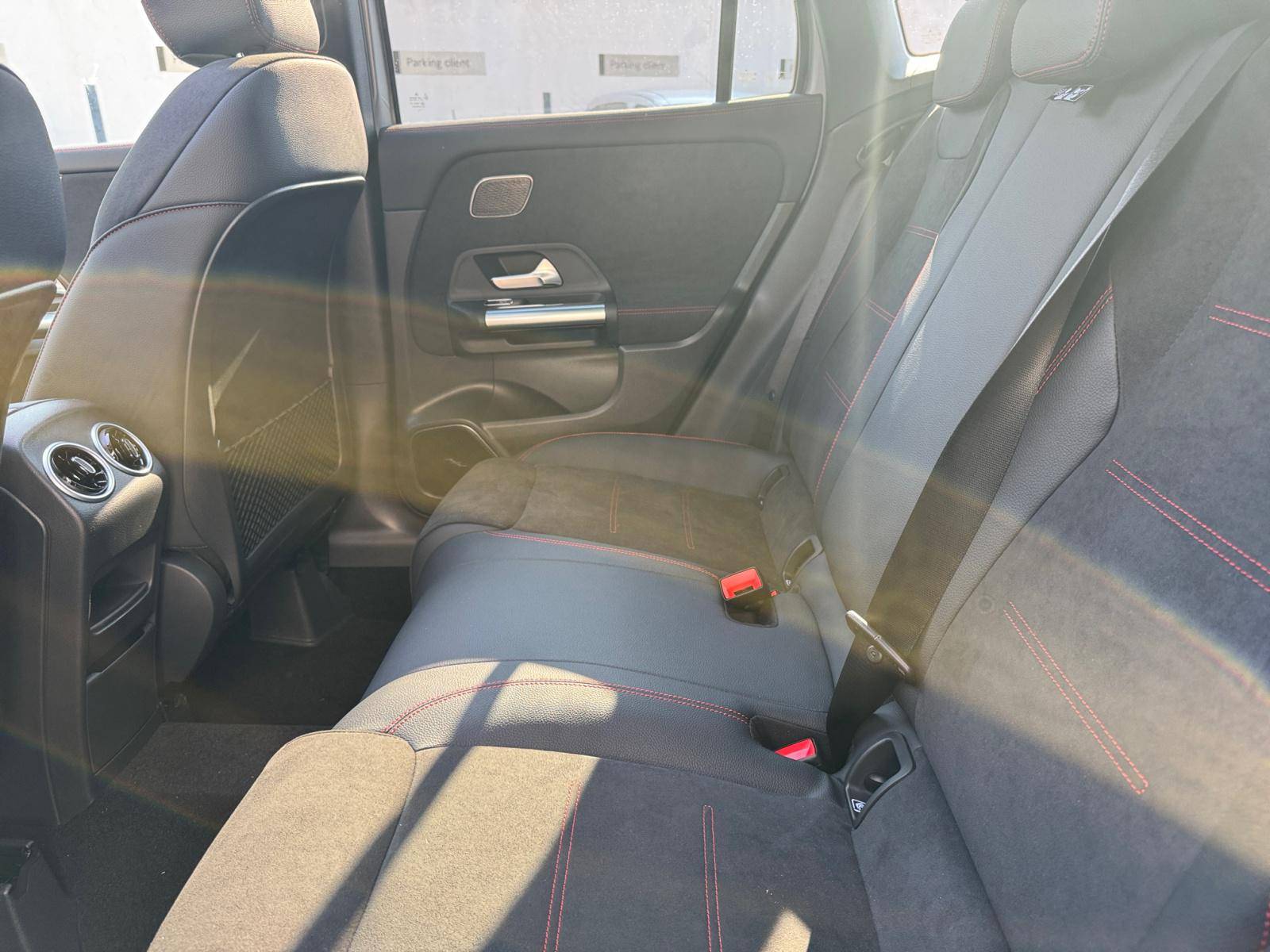 Image Mercedes-Benz GLA 200 d AMG Line  GLA 200 d AMG Line