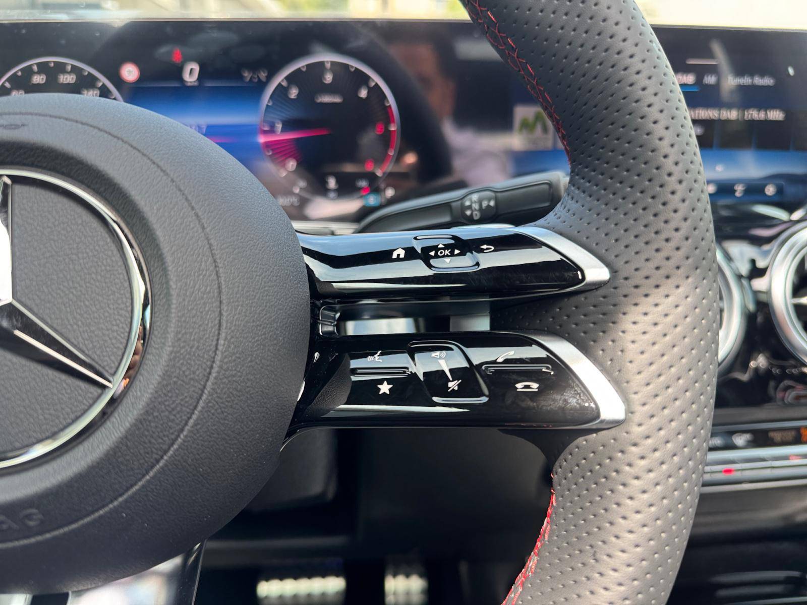 Image Mercedes-Benz GLA 200 d AMG Line  GLA 200 d AMG Line