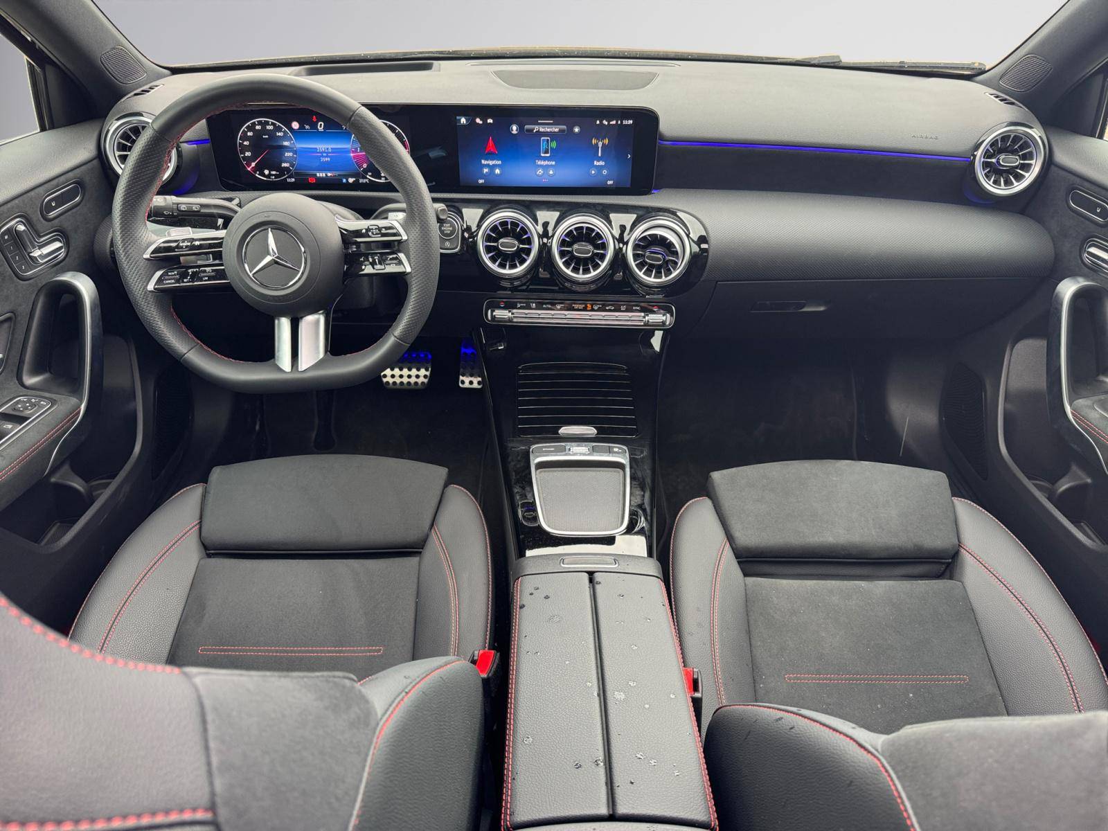 Image Mercedes-Benz CLASSE A 200 d AMG Line  Classe A 200 d AMG Line