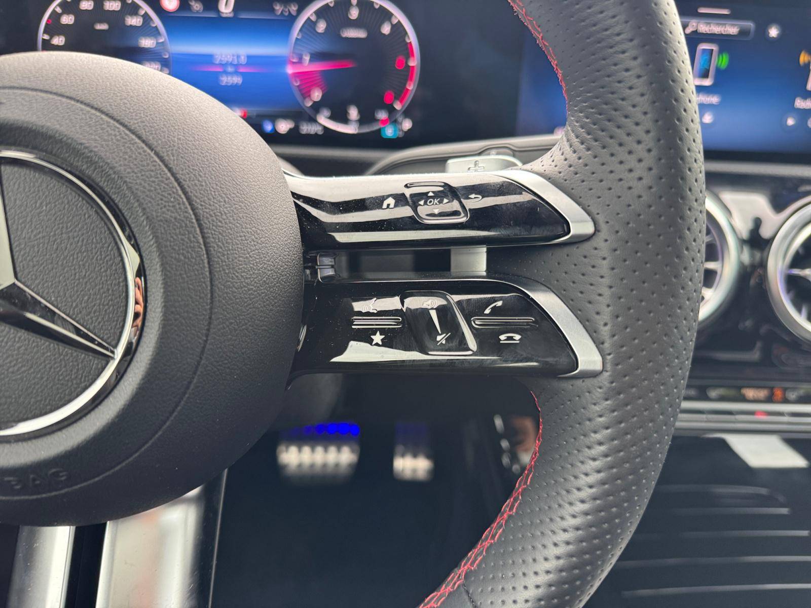 Image Mercedes-Benz CLASSE A 200 d AMG Line  Classe A 200 d AMG Line