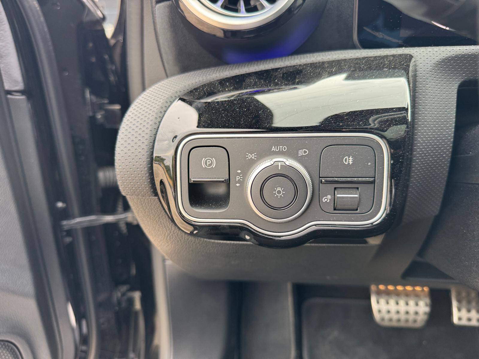 Image Mercedes-Benz CLASSE A 200 d AMG Line  Classe A 200 d AMG Line