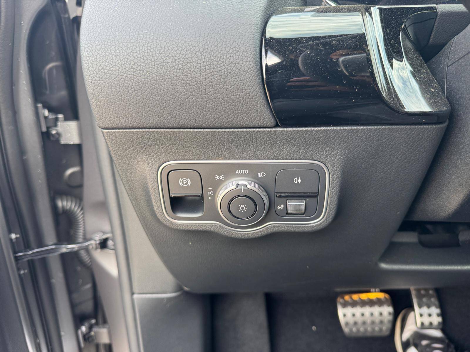 Image Mercedes-Benz GLA 200 d AMG Line  GLA 200 d AMG Line