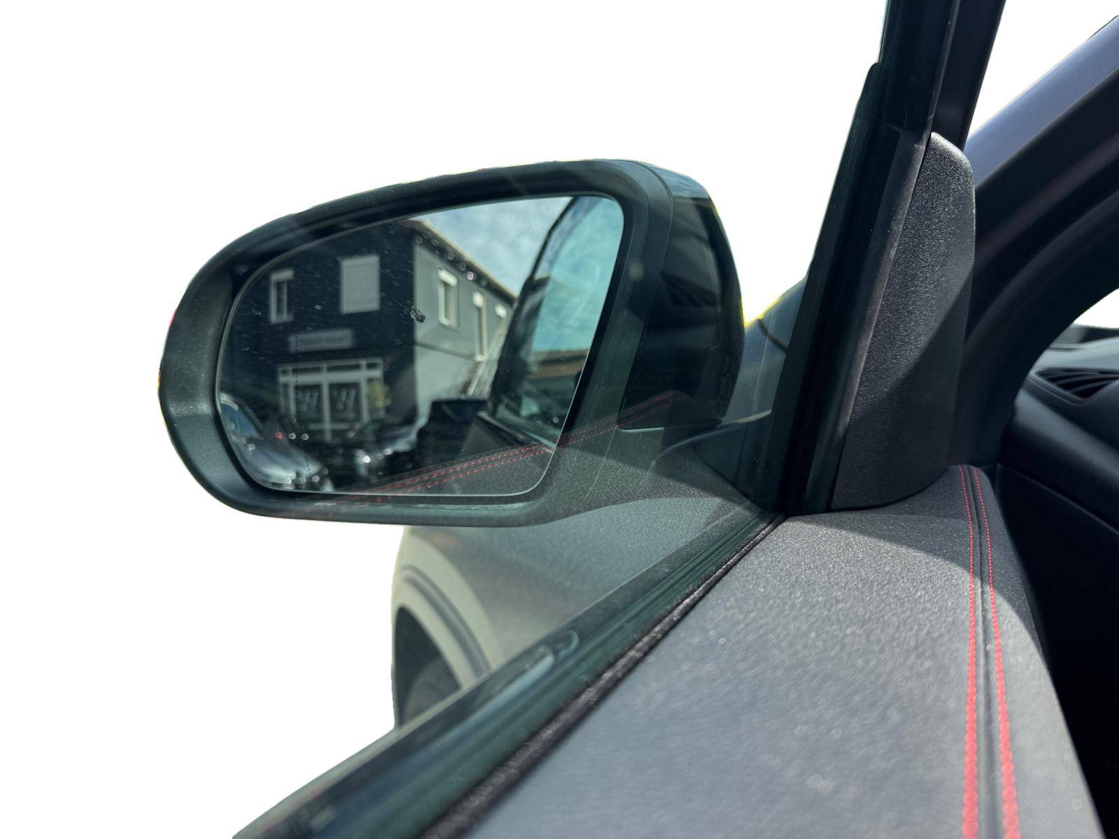 Image Mercedes-Benz GLA 200 d AMG Line  GLA 200 d AMG Line