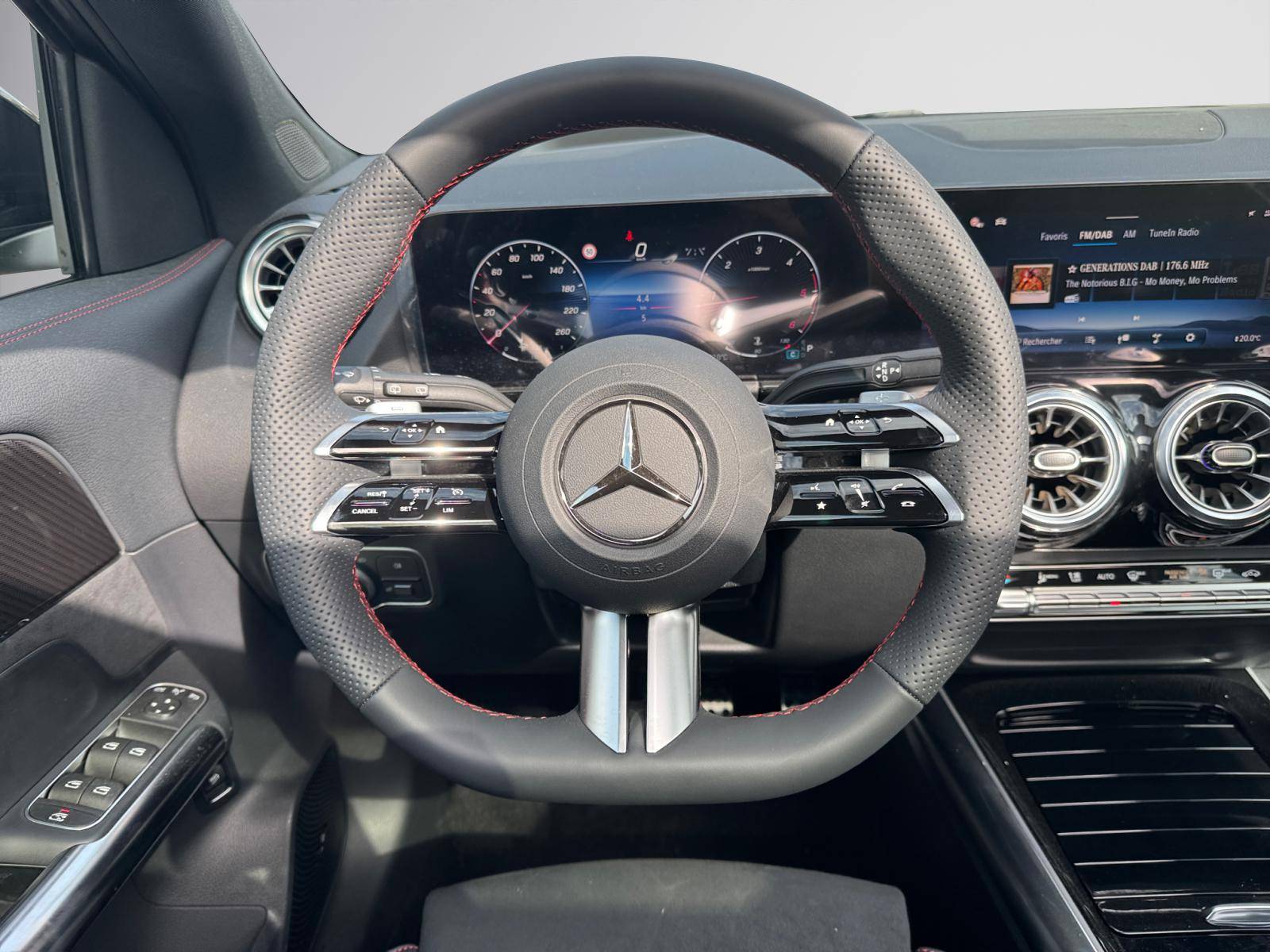 Image Mercedes-Benz GLA 200 d AMG Line  GLA 200 d AMG Line