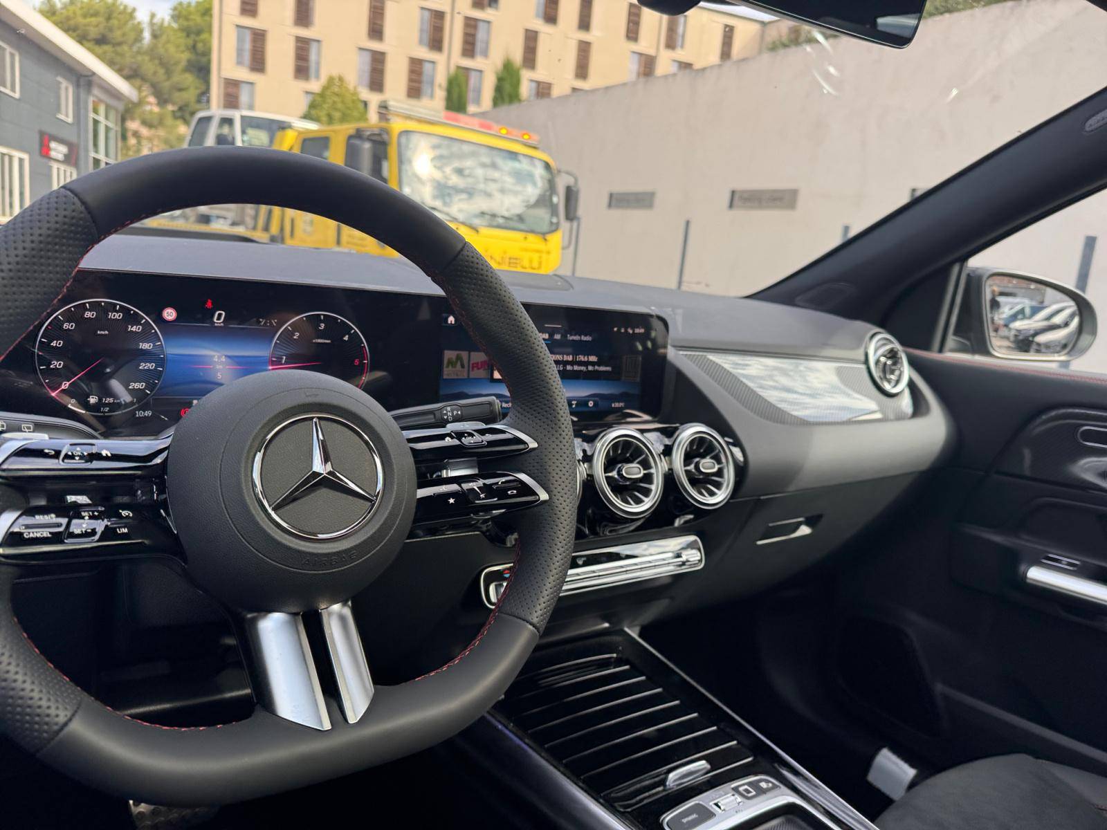 Image Mercedes-Benz GLA 200 d AMG Line  GLA 200 d AMG Line