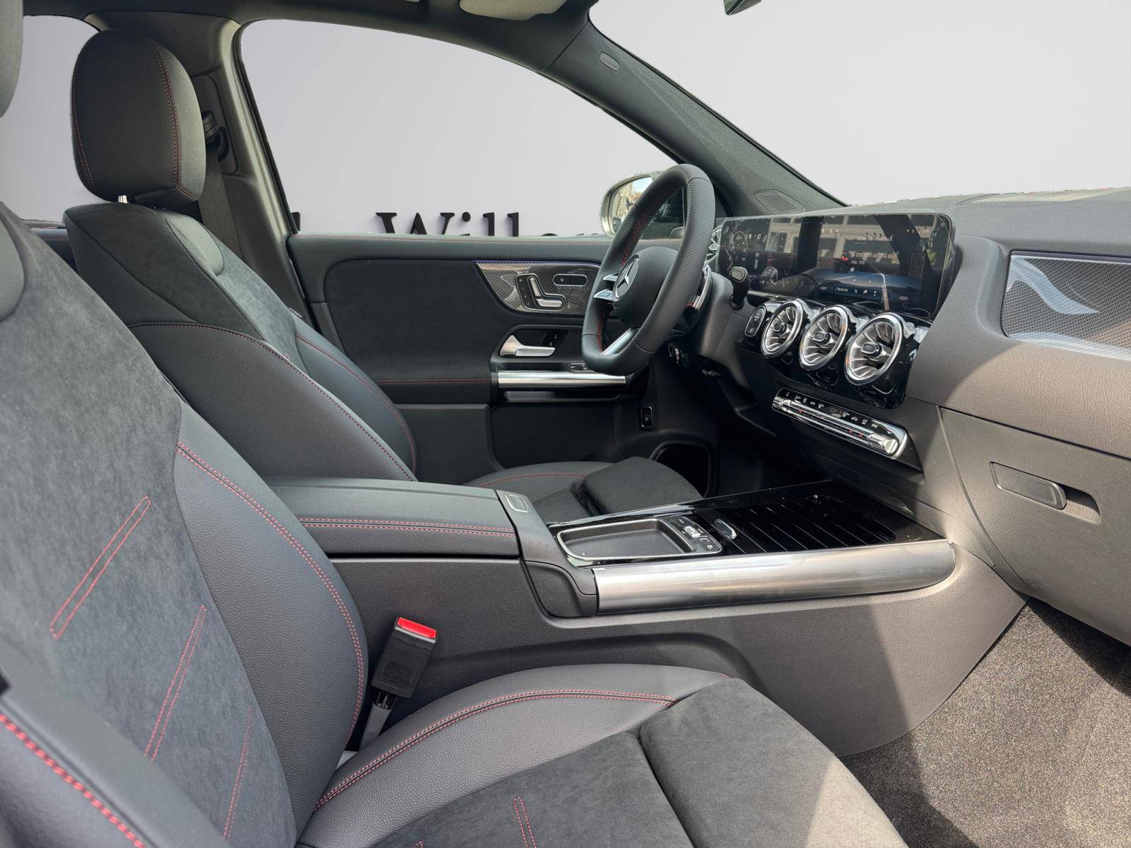 Image Mercedes-Benz GLA 200 d AMG Line  GLA 200 d AMG Line