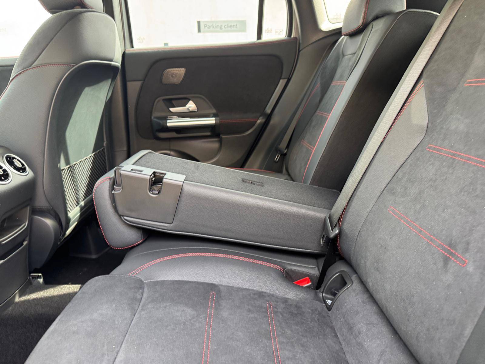 Image Mercedes-Benz GLA 200 d AMG Line  GLA 200 d AMG Line