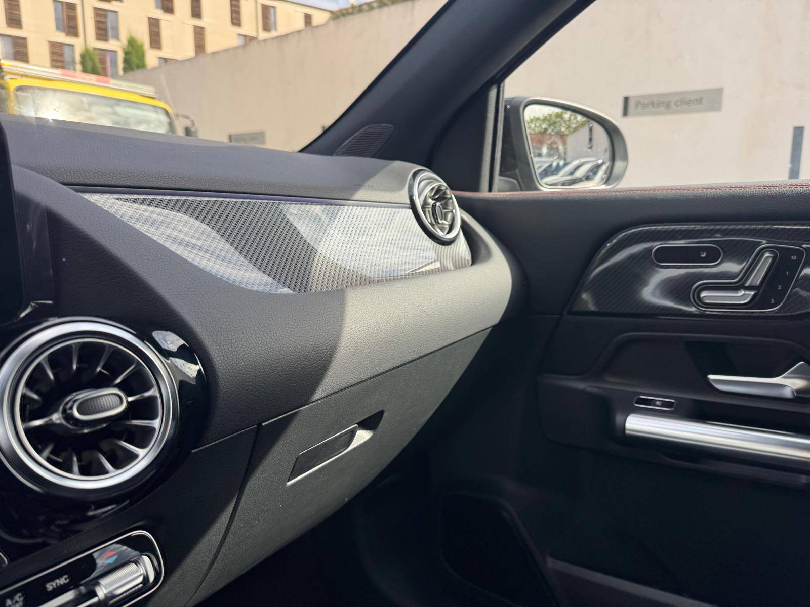 Image Mercedes-Benz GLA 200 d AMG Line  GLA 200 d AMG Line