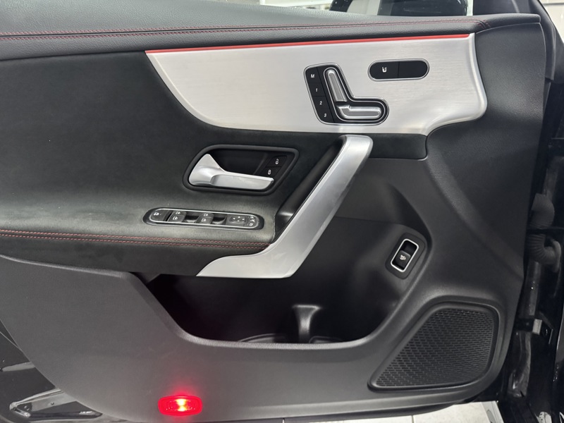 Image Mercedes-Benz CLA COUPÉ CLA 200 d Coupé AMG Line  